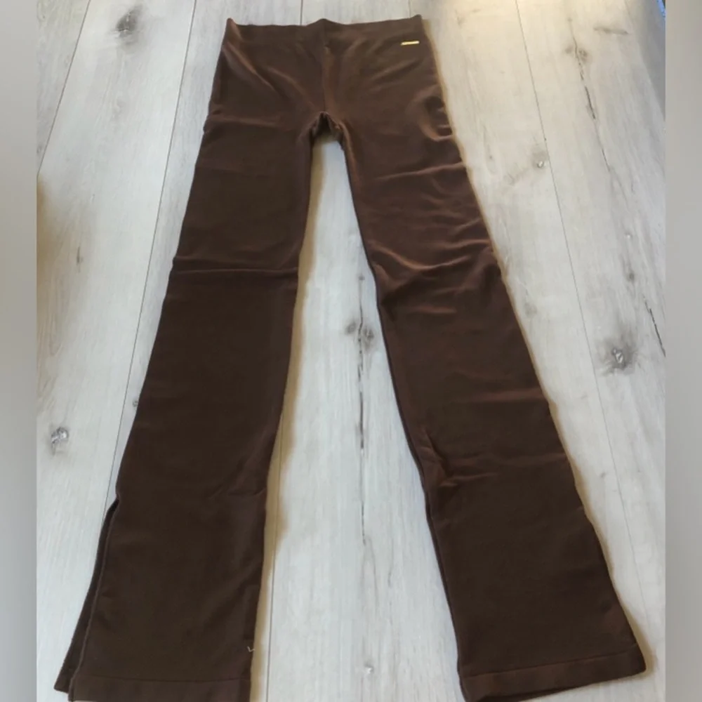 Fabletics Cloud Seamless High-Waisted Pant Chicory Coffee M NWT in packaging_9